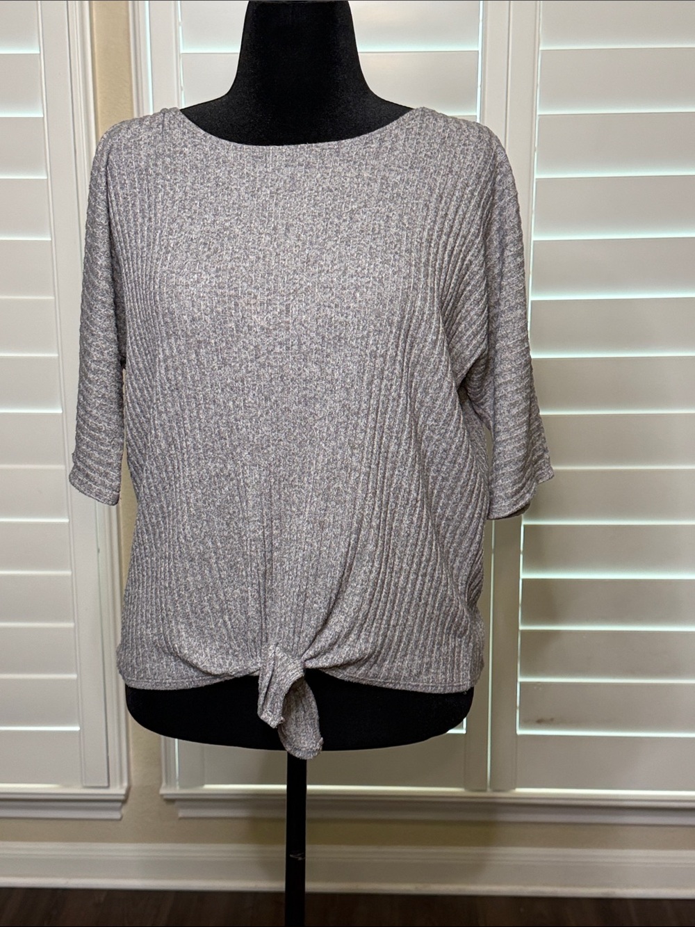 Ribbed Tie-Front 3/4 Sleeve Top in Heather Gray